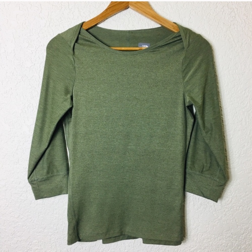 The North Face 3/4 Sleeve Shirt EUC